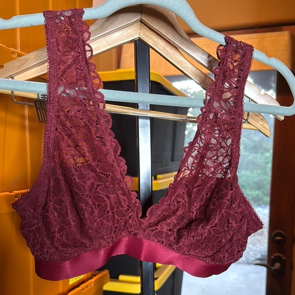 Aerie Lace Bralette in Burgundy Size Medium - Picture 2 of 9
